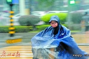 受台风“玛娃”环流影响东莞多地暴雨如注